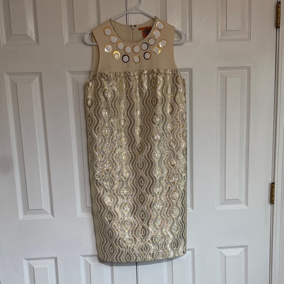 Tory Burch Shiny Gold Metallic Lume Ivory Silk Sleeveless Shift Dress. - Picture 2 of 12